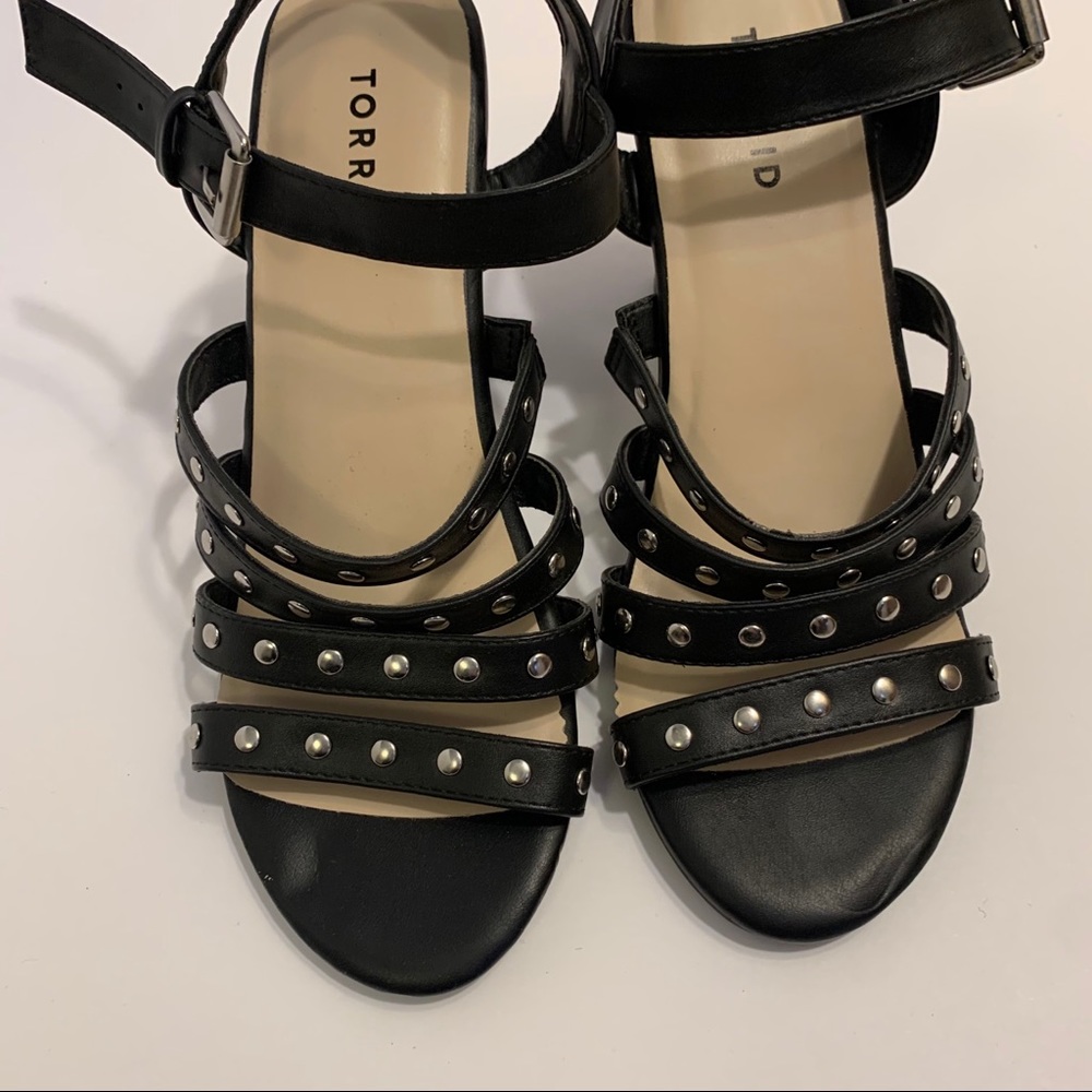 Torrid Studded Black Wood Heal - size 7.5